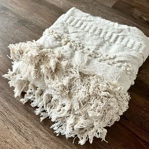 NEW Anthropologie Throw Blanket Bohemian Boho Large Fringe Cream Neutral Cotton